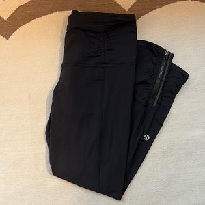Lululemon capris leggings with zipper legs - size 6